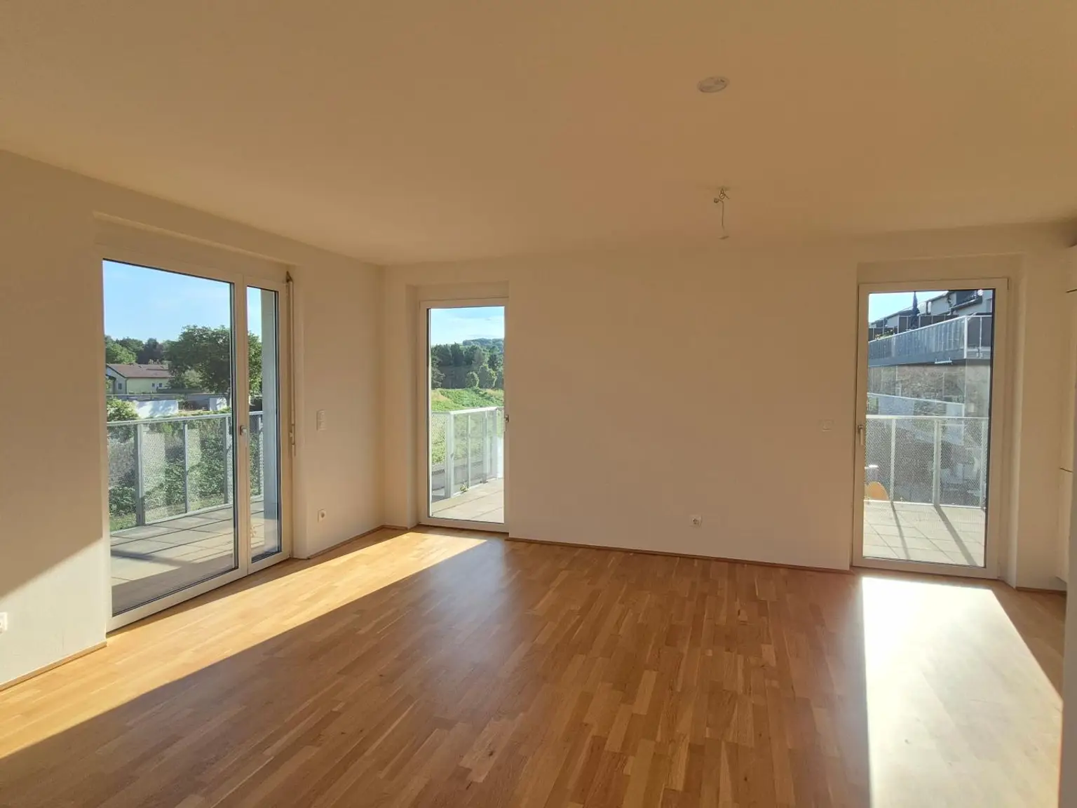 TOP AUSGESTATTETE 3 ZIMMERWOHNUNG IN JUDENAU