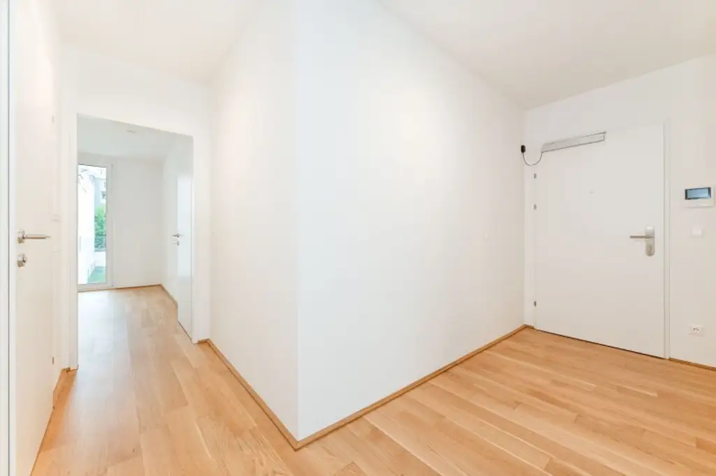 Erstbezug ab Dezember! 2-Zimmer-Loggiawohnung inkl. Stellplatz und Garten zu vermieten!
