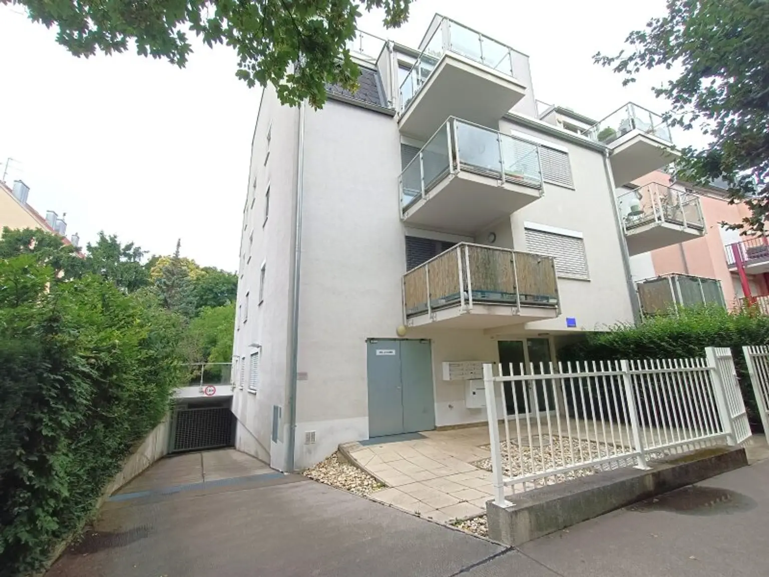 Wohn(t)raum im Grünen! Großzügige Neubau-Wohnung mit Garten inkl. PKW-Stellplatz im 19. Bezirk! Wohnküche! 2 Zimmer! Terrasse! Fußbodenheizung!