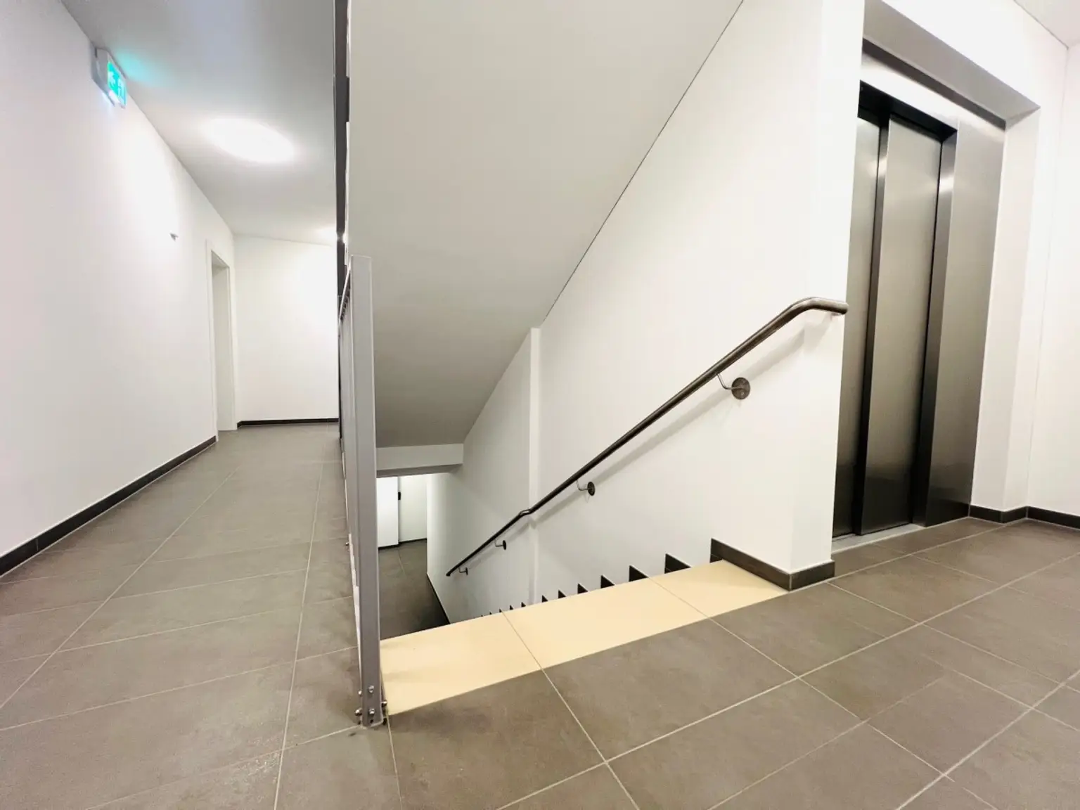 S | ++ TRAUMHAFTE DREI Zimmer WOHNUNG mit BALKON und KÜCHE ++ | Prima Service Immobilien