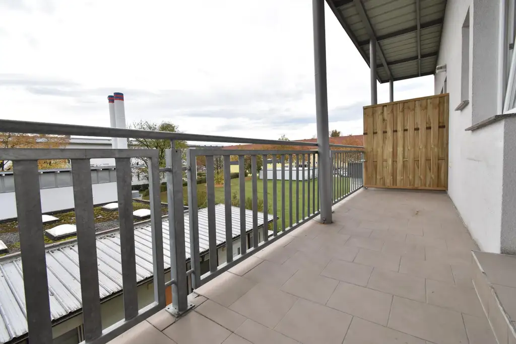 Investieren Sie clever in die Zukunft – gepflegte 2-Zimmer-Wohnung mit Küche und Balkon in zentraler Lage! Nähe BMW, SKF!!