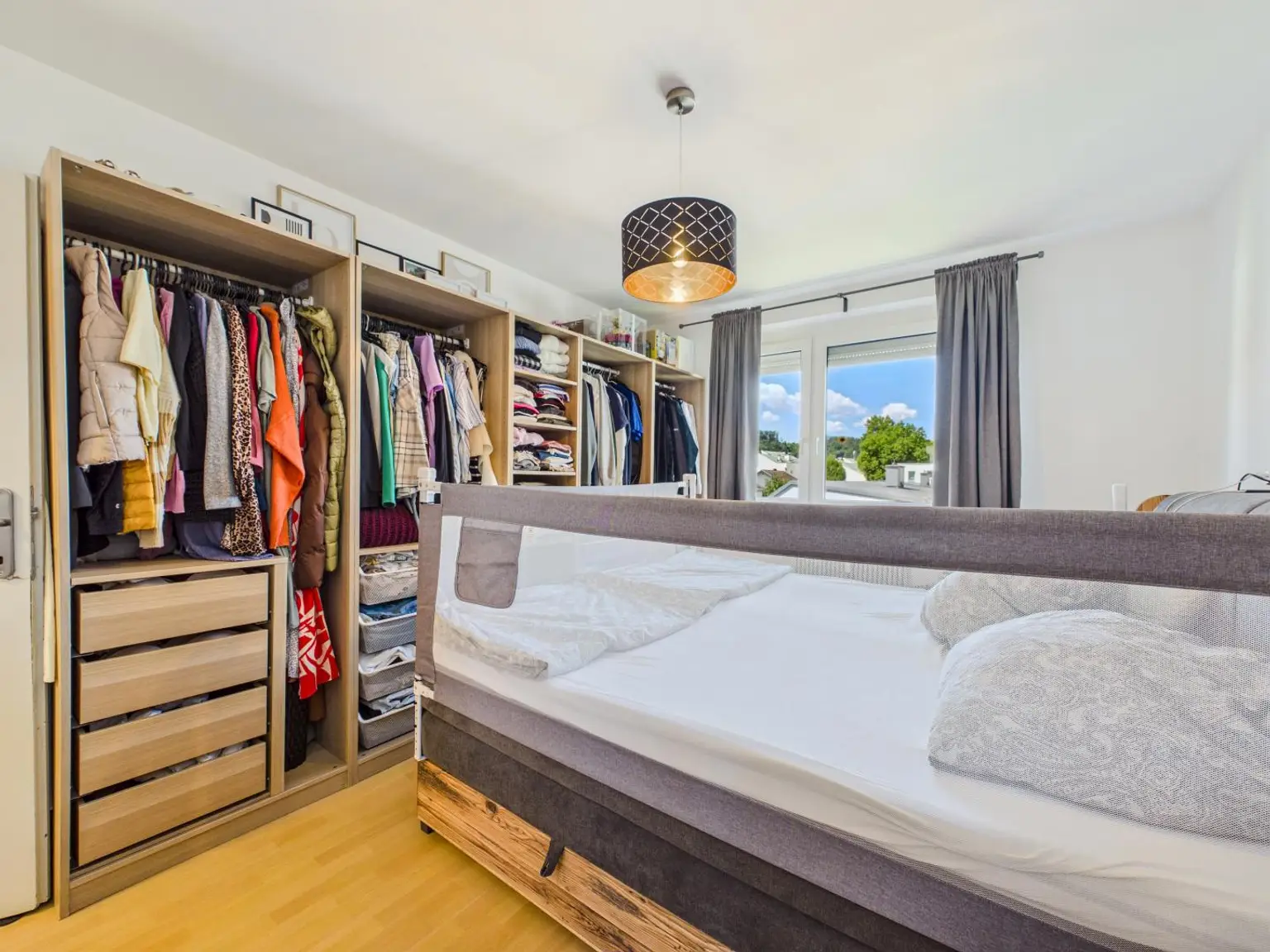Schlafzimmer 4