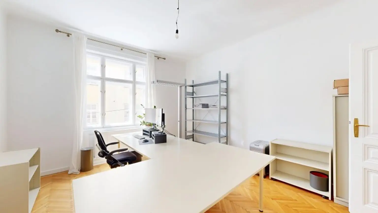 Büro/Praxis im klassischen Altbau | 85 m² mit 2 Räumen | sehr gute Infrastruktur