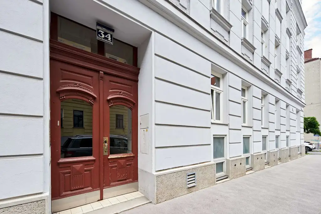 Investment in den Wiener Altbau I unbefristet vermietete Balkonwohnung