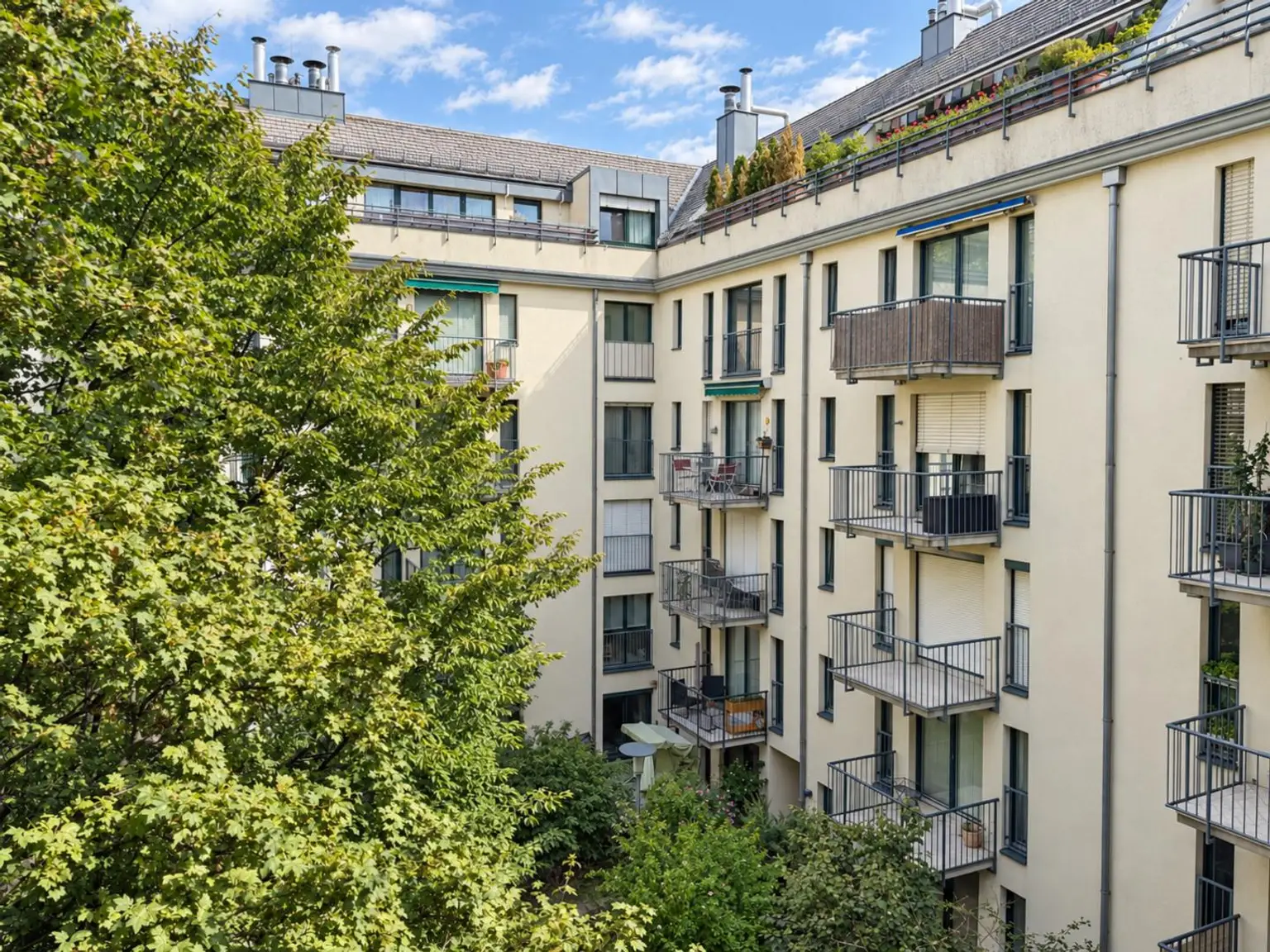 Blick Innenhof Wohnung 1170 Wien