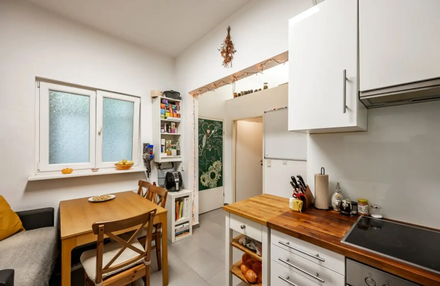 ++NEU++ perfekt geschnittene 2-Zimmer Altbauwohnung, wunderschöner Stilaltbau!