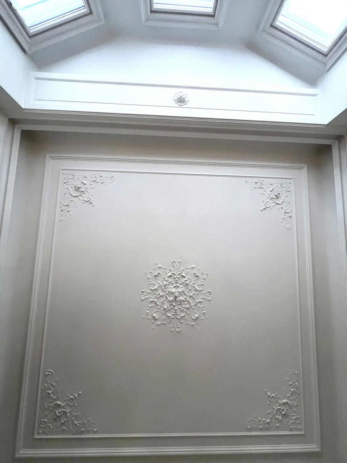 Stilvolle 6-Zimmer Wohnung im repräsentativen Haus