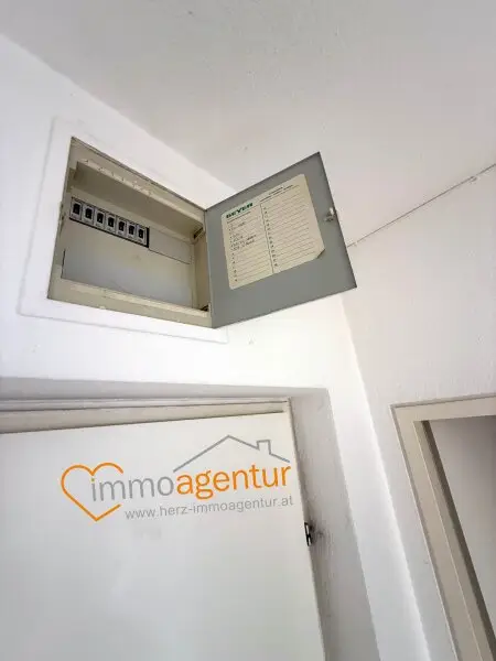 Wohnjuwel über den Dächern von Thalheim, mit Loggia und Traunblick