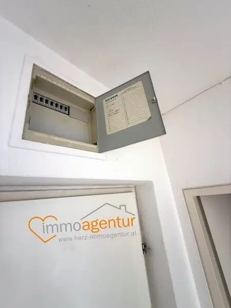 Wohnjuwel über den Dächern von Thalheim, mit Loggia und Traunblick