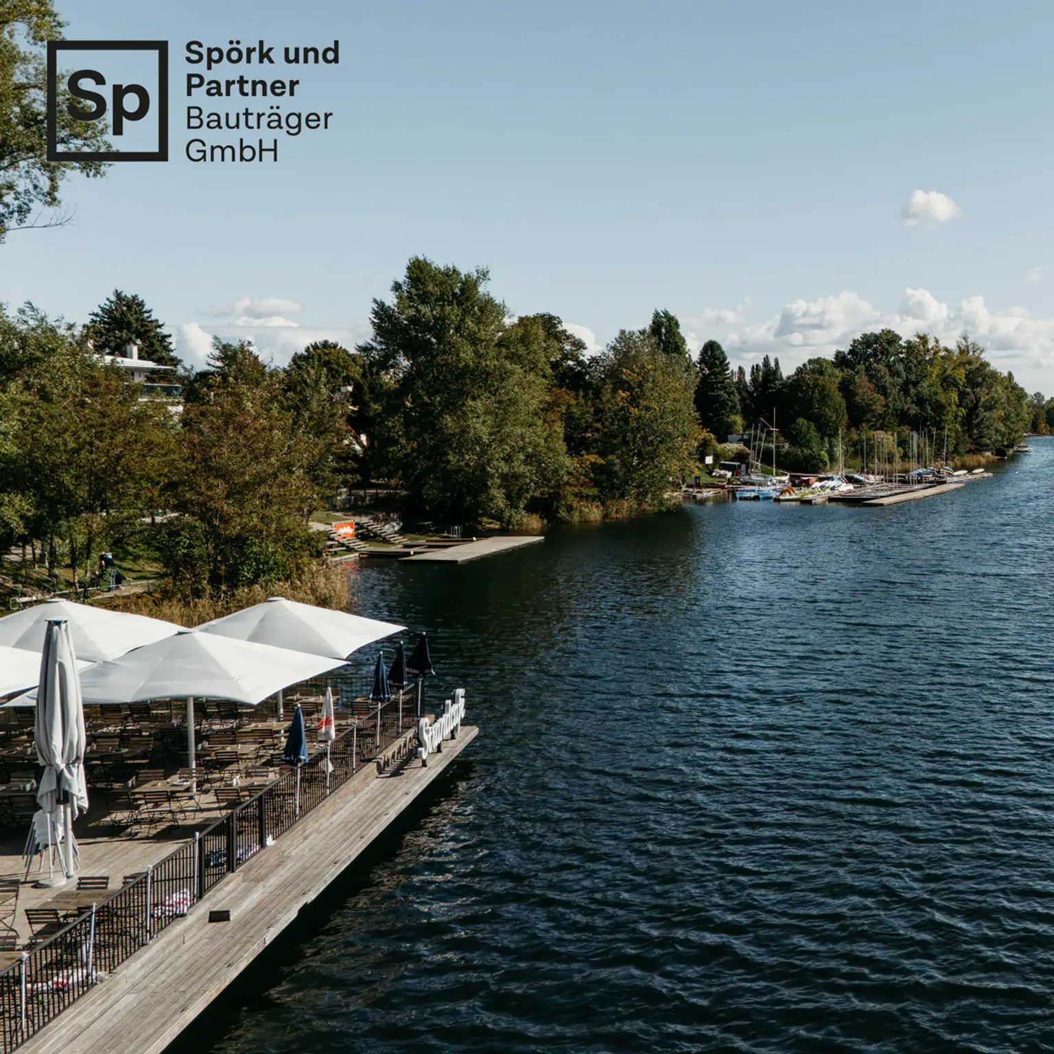 BESTLAGE ALTE DONAU
GARTENWOHNUNG
5 MINUTEN ZUR ALTEN DONAU