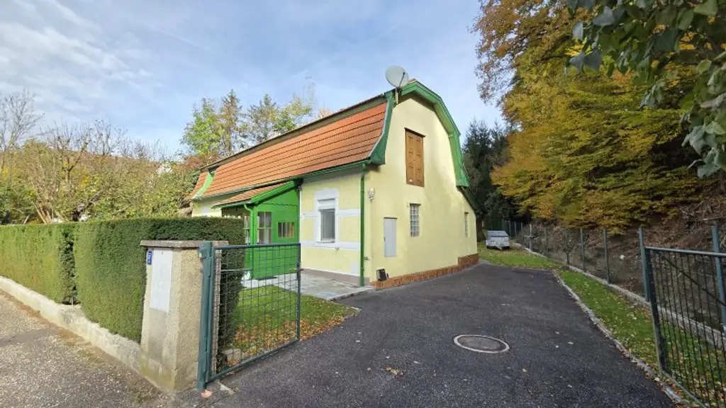 Ein/Zweifamilienhaus * teilweise renoviert * direkt am Wald gelegen * Ruhelage