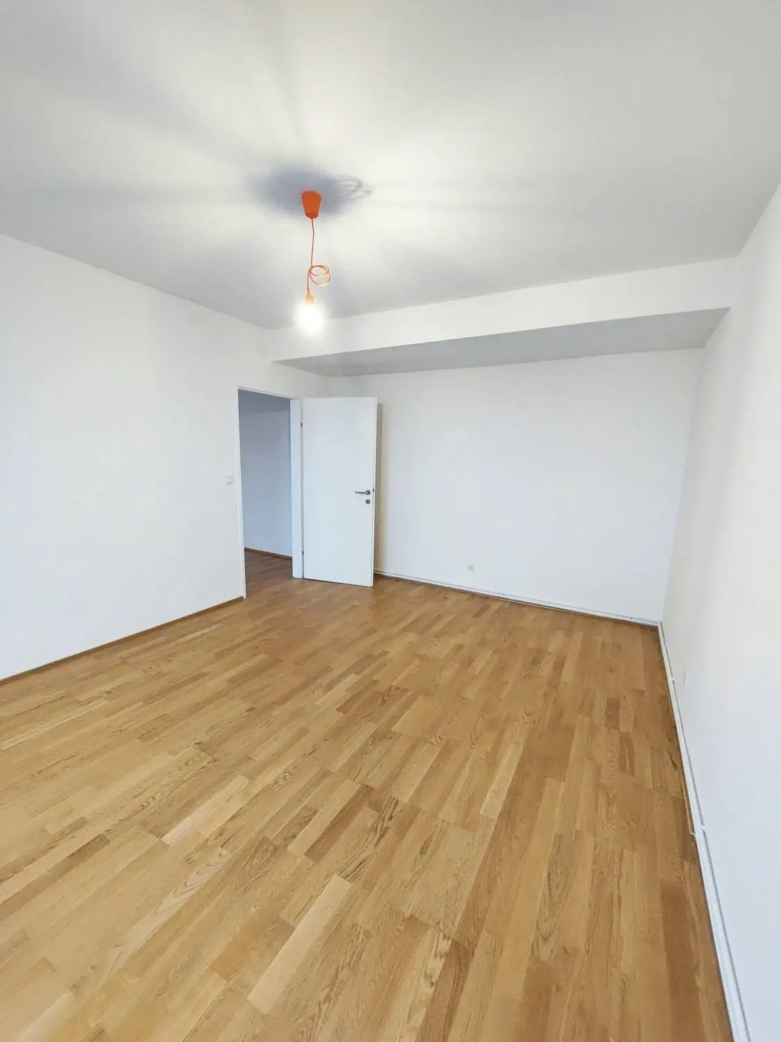 Helle 3-Zimmer-Wohnung  mit tollem Ausblick im 8. Bezirk!