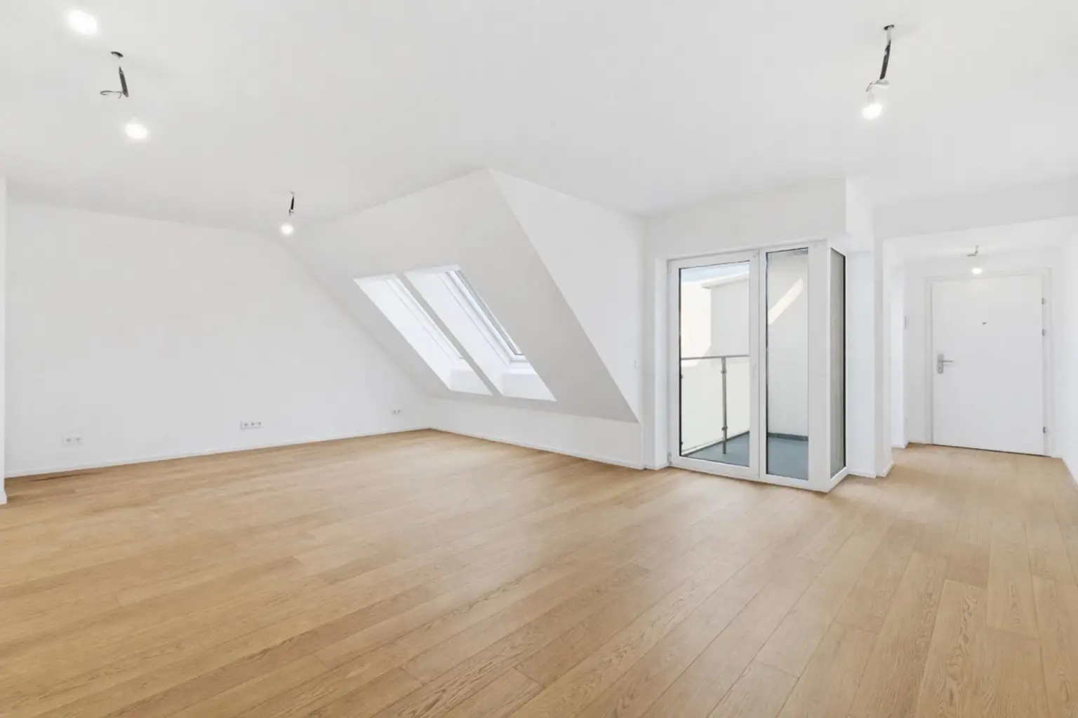 F | ++ EXKLUSIVES CITY-LOFT ++ DG-Wohnung mit Loggia und Balkon | Prima Service Immobilien
