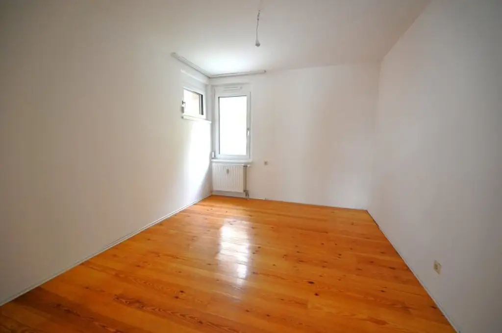 Familienfreundliche Wohnung mit Balkon, Terrasse und Grünblick in Hörsching