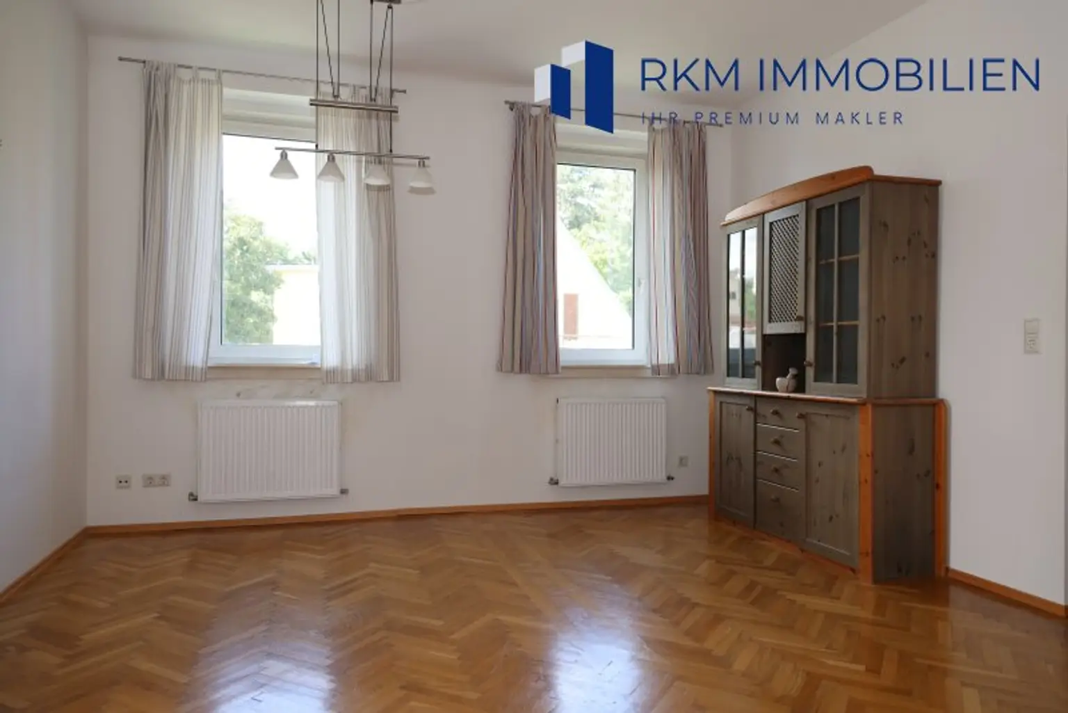 Traumhaftes Einfamilienhaus in Wien 1230: 9 Zimmer, Garten, Balkon und Garage!