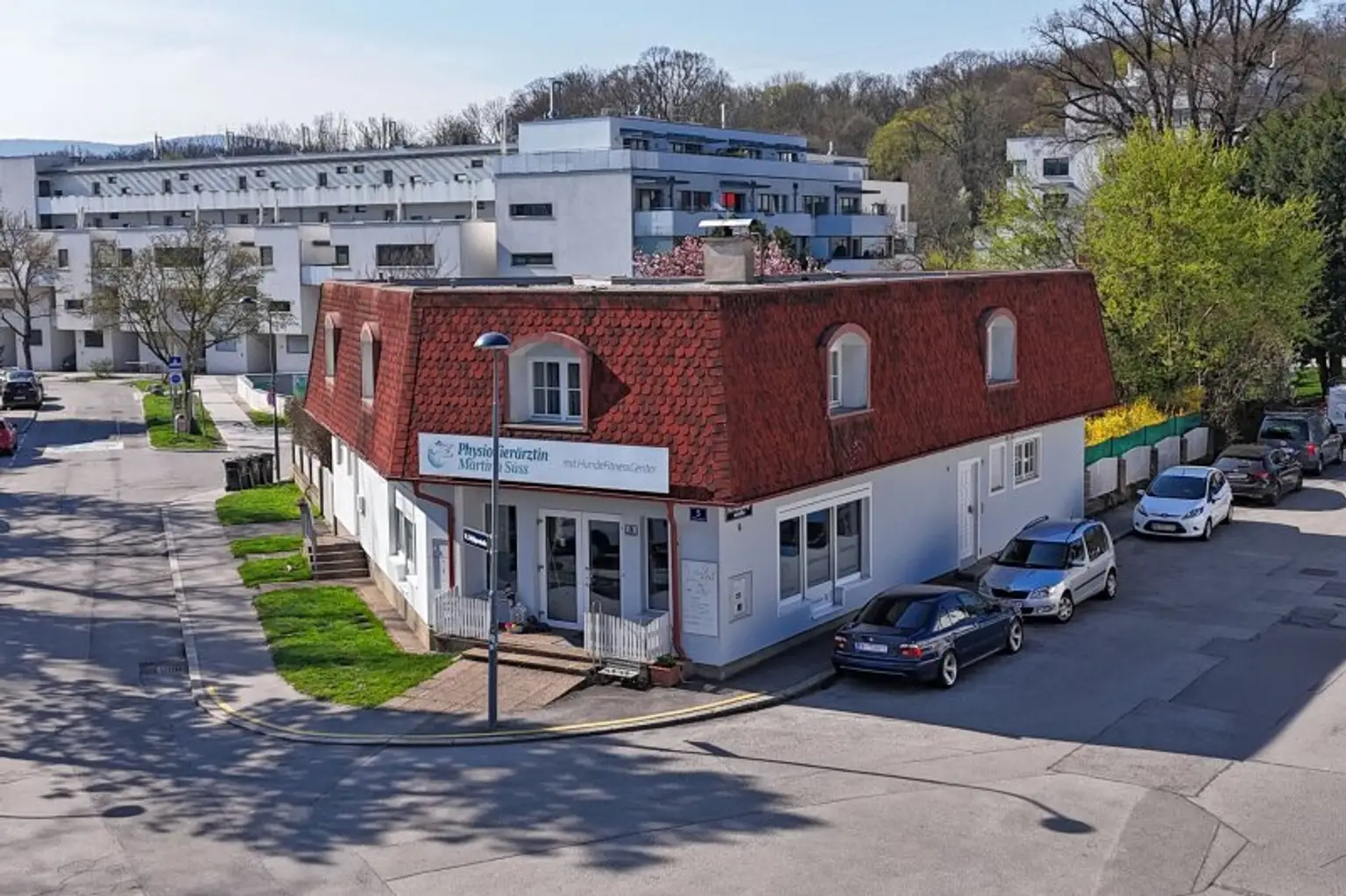 Drohnenaufnahme straßenseitig