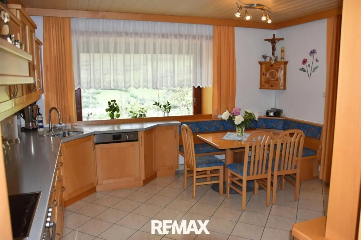Küche mit Panoramafenster