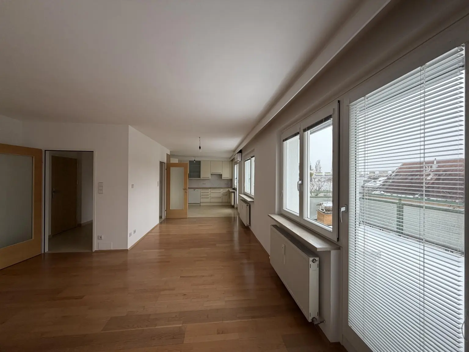 Wohnzimmer / Essbereich / Küche