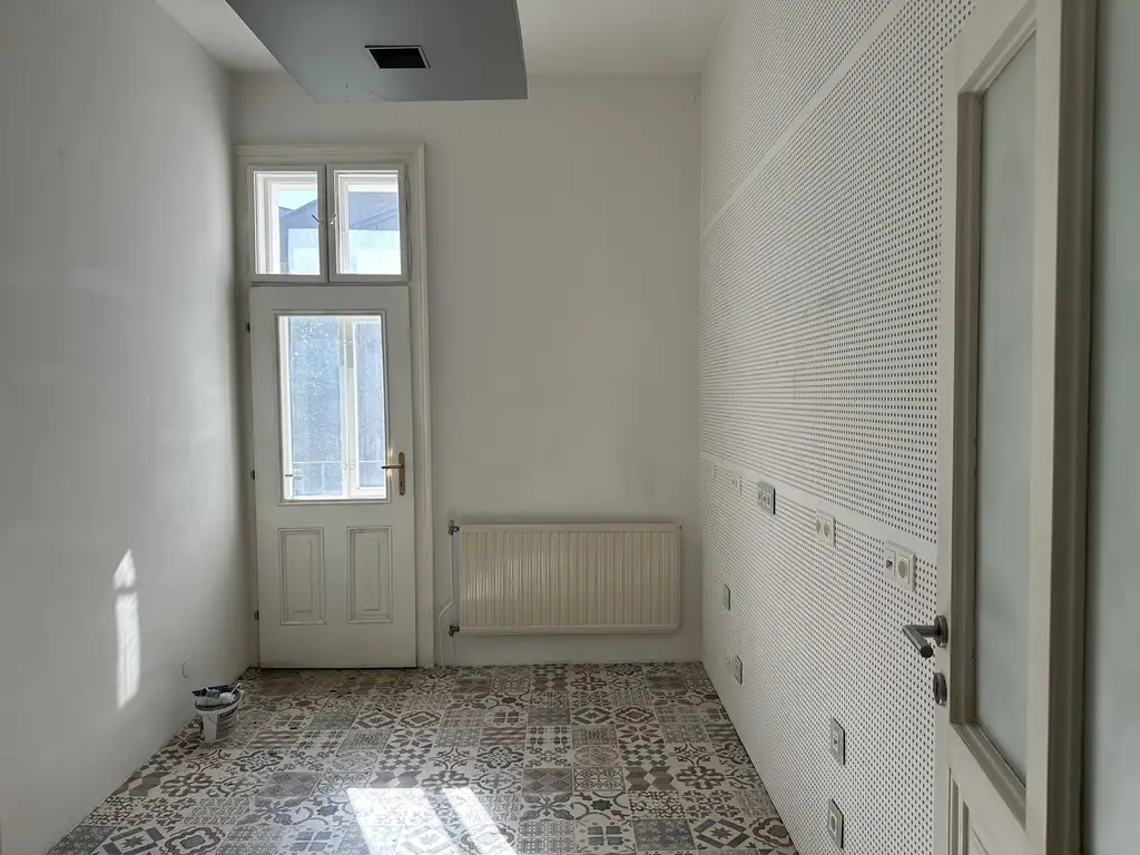 Altbautraum mit Balkon