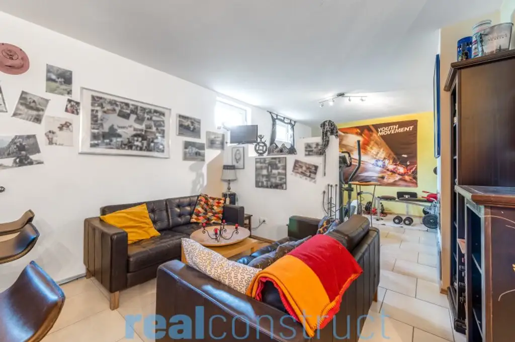 Ökologisch nachhaltiges Einfamilienhaus mit ERDWÄRME-Heizung in bester Lage von Bad Erlach