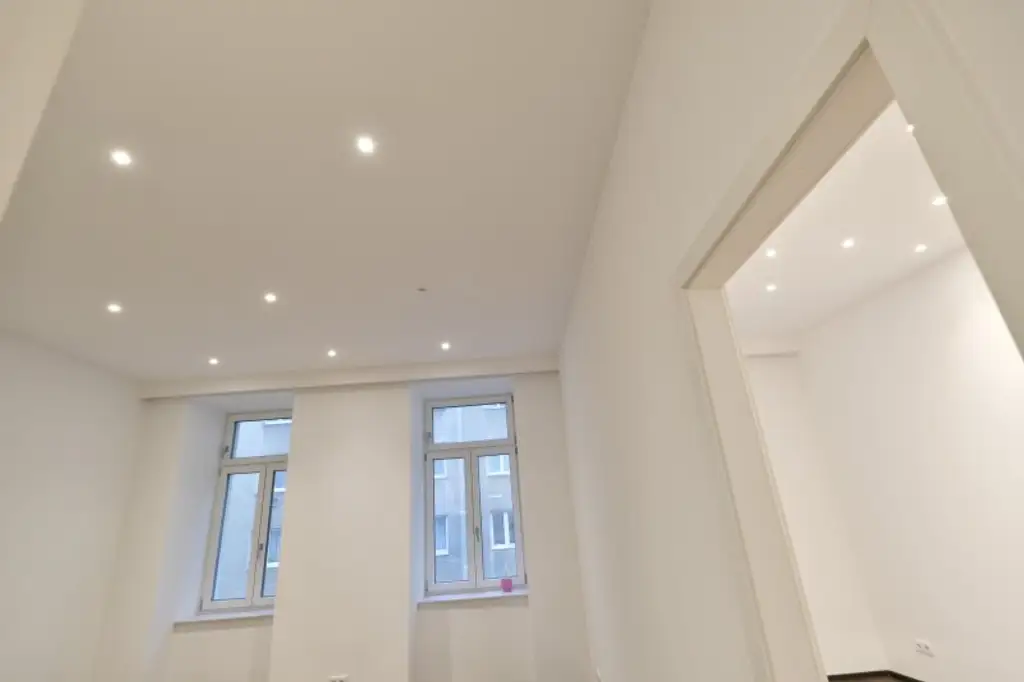 SIEBENBRUNNENPLATZ: Wohnküche + 2 Zimmer + 32 m² Terrasse (neben neuer U2-Station Reinprechtsdorfer Straße)
