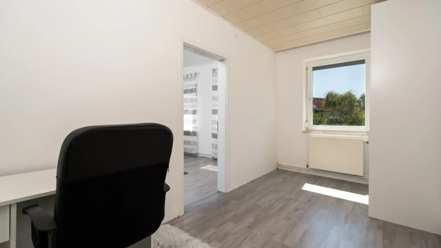 Renoviertes Haus in Loidesthal! Ein Hingucker! Großes Grundstück!