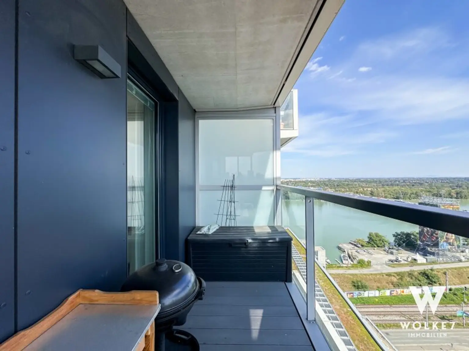 Exklusive 3-Zimmer-Residenz im Marina Tower – 16. Etage mit Donaupanorama