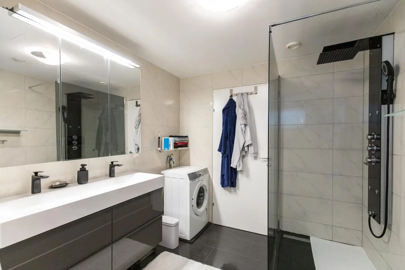Traumhafte, barrierefreie Wohnung mit großem Garten und zwei Tiefgaragenplätzen