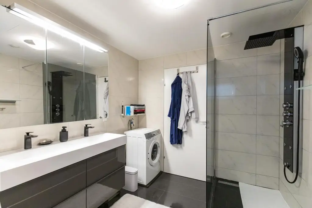 Traumhafte, barrierefreie Wohnung mit großem Garten und zwei Tiefgaragenplätzen