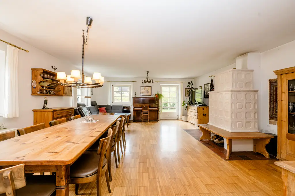 Ihr Zuhause am Mondsee – charmanter Altbau auf großzügigem Sonnengrundstück