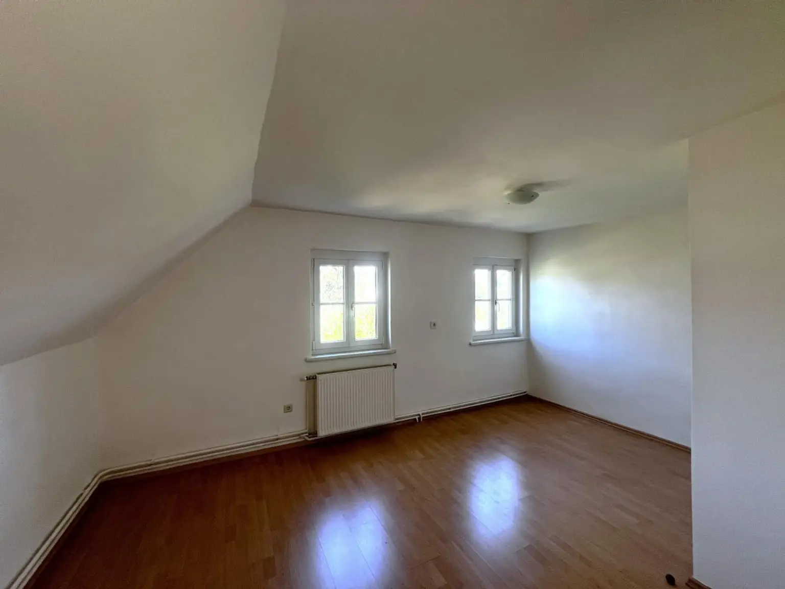 Zimmer 4, im Obergeschoss