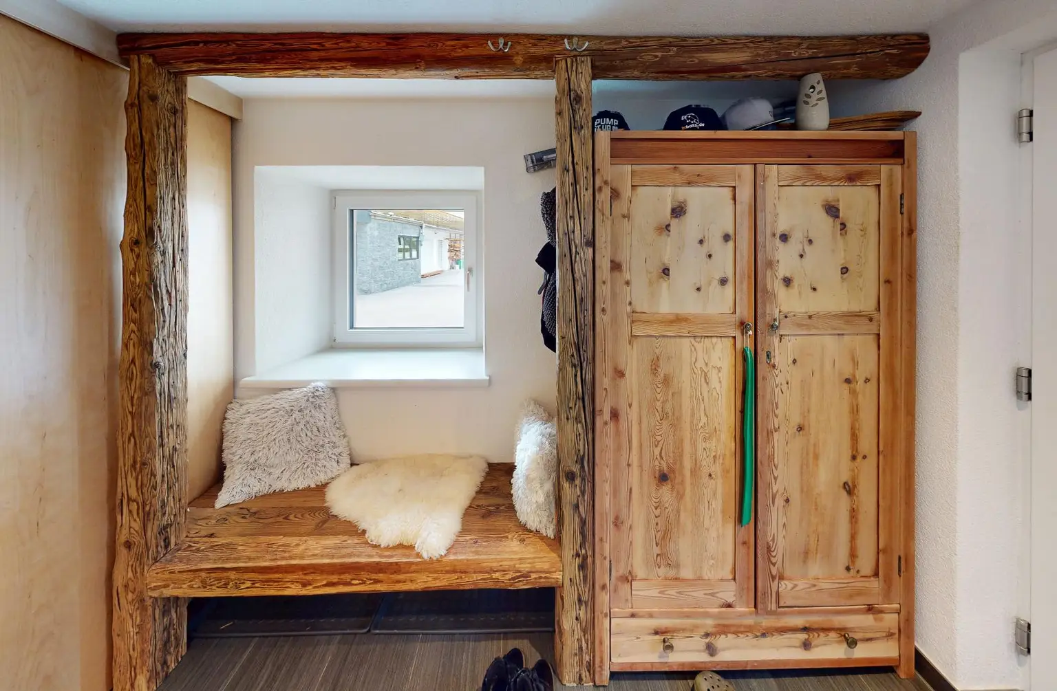 Nassereith - Haus EG - Garderobe