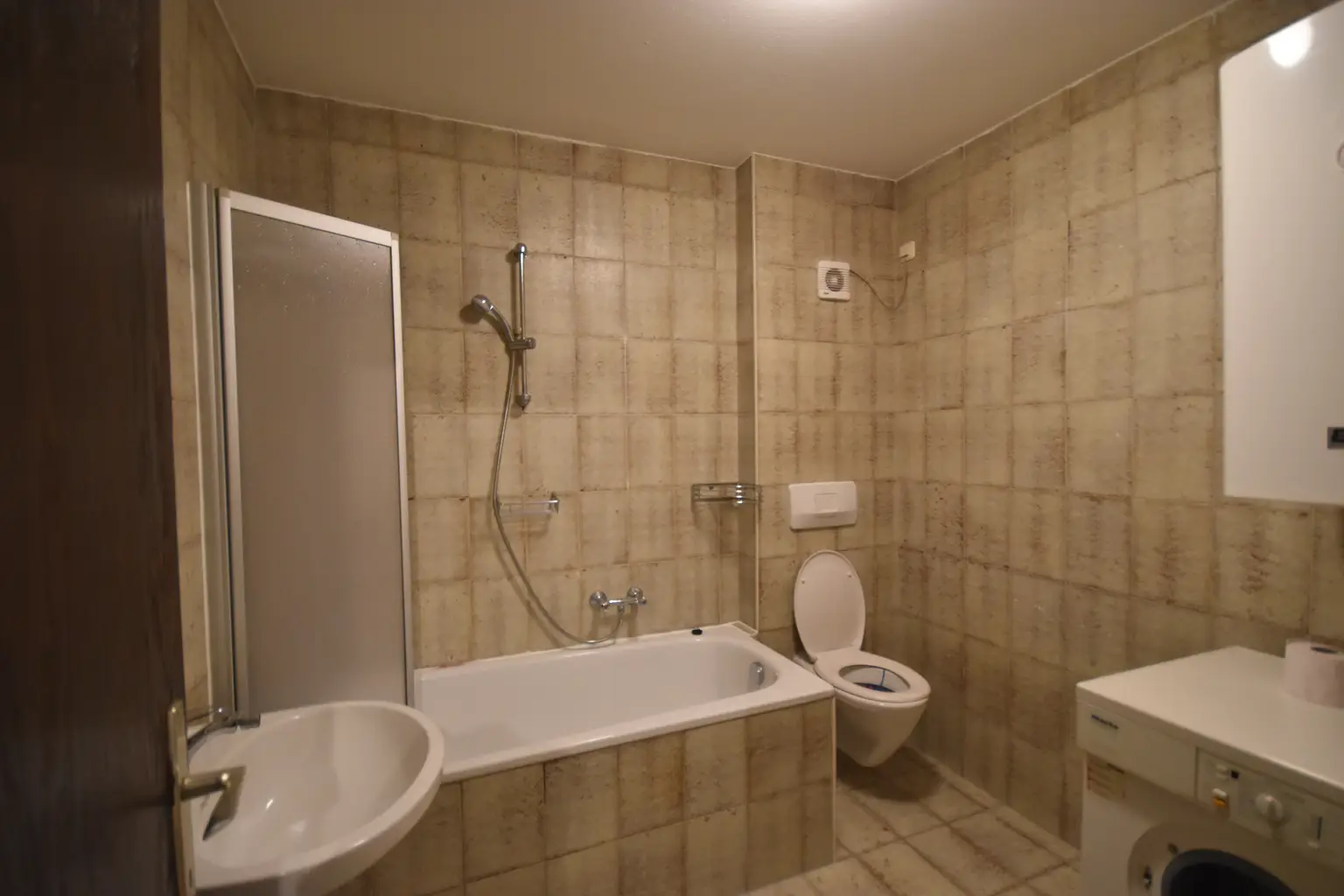 "GRÖDIG - Kleines 2 Zimmer Appartement im Dachgeschoss mit PKW-Stellplatz"