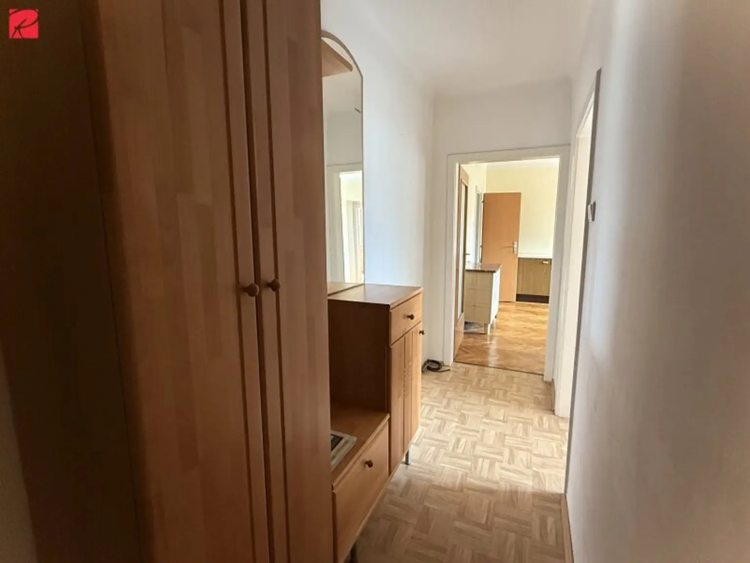 Schlossbergblick: Heller Altbau in Bestlage!
