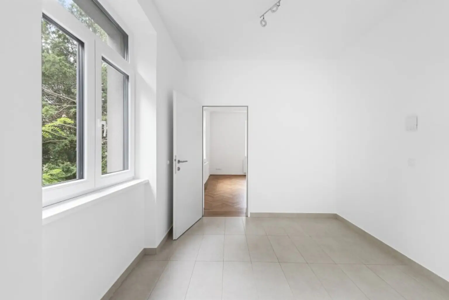 ***Großzügige 4-Zimmer-Wohnung mit 2 Balkonen in Top-Lage des 19. Bezirks – Nähe Kahlenberg***