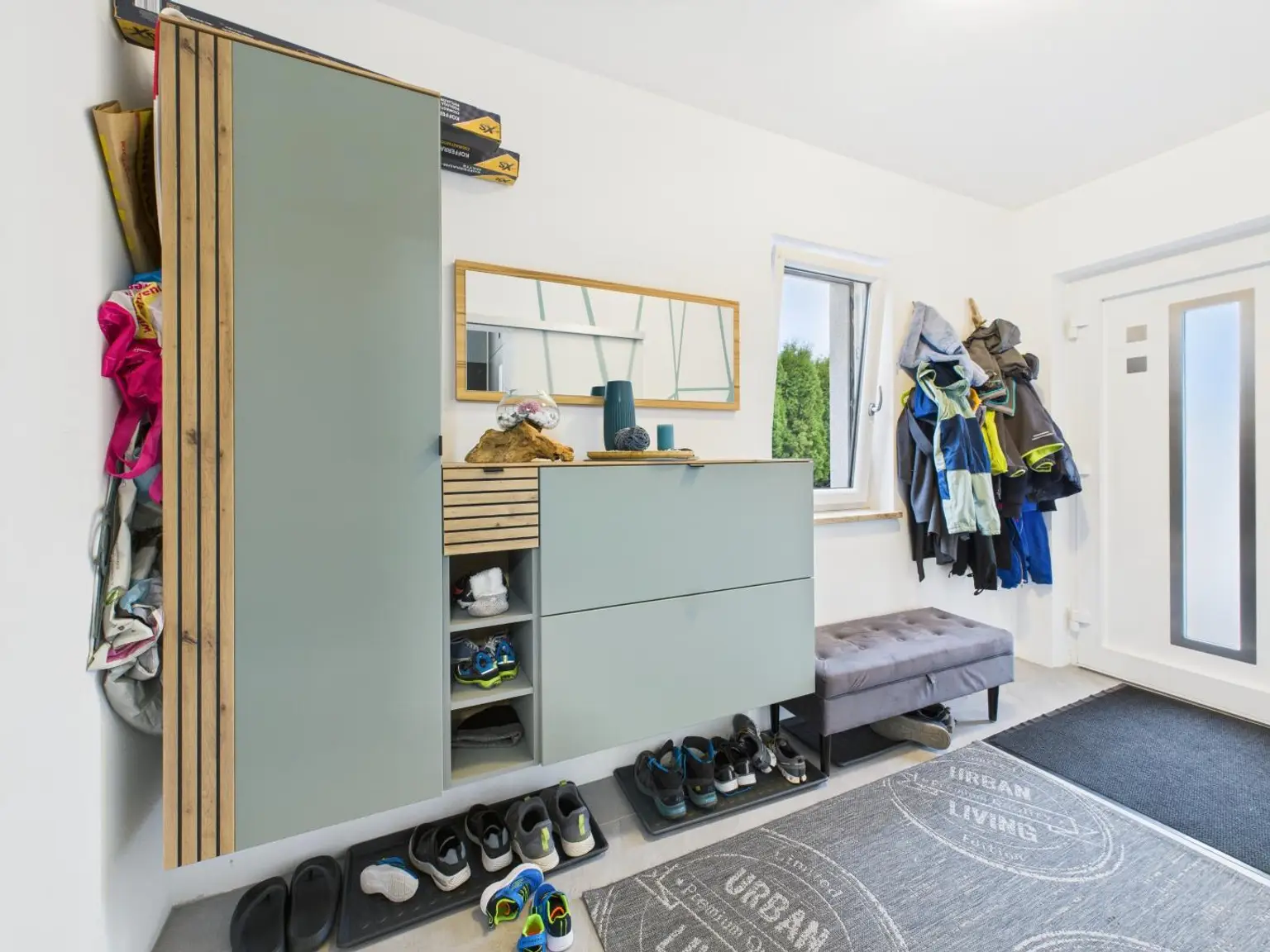 NÄHE WELS: Hochwertig modernisiertes Einfamilienhaus mit Traumgarten, Luxus - Poolanlage & smarter Haustechnik