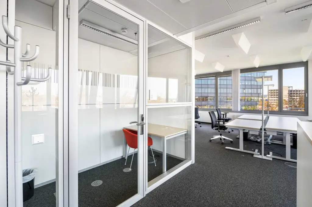 Top moderne & voll Ausgestattete Büroflächen in der Siemensstraße zu mieten!