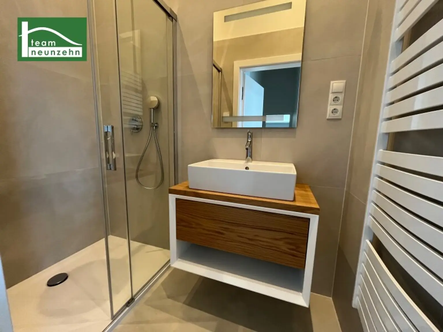 Bereits fertig gestellt! Lässige Büroeinheit im Hofhaus in direkter Nähe zu U1 Kagran, Kagraner Platz, Donauzentrum und Alte Donau! - JETZT ZUSCHLAGEN