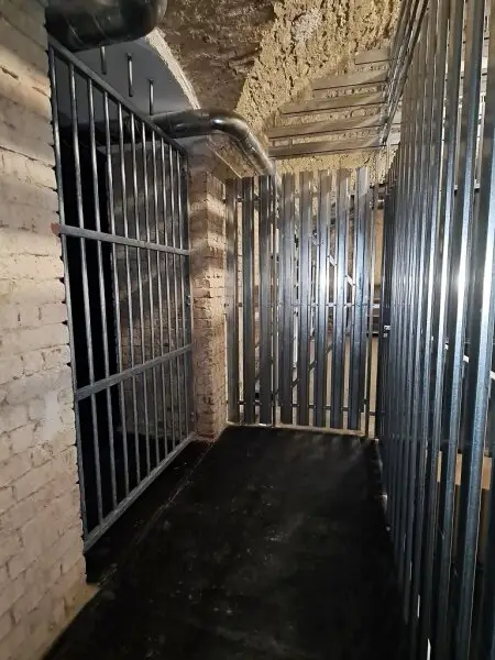BÖRSE-NÄHE, ESSLINGGASSE, 31 m2 Lagerraum, Belüftung, Estrichboden, Kellergeschoß ohne Aufzug