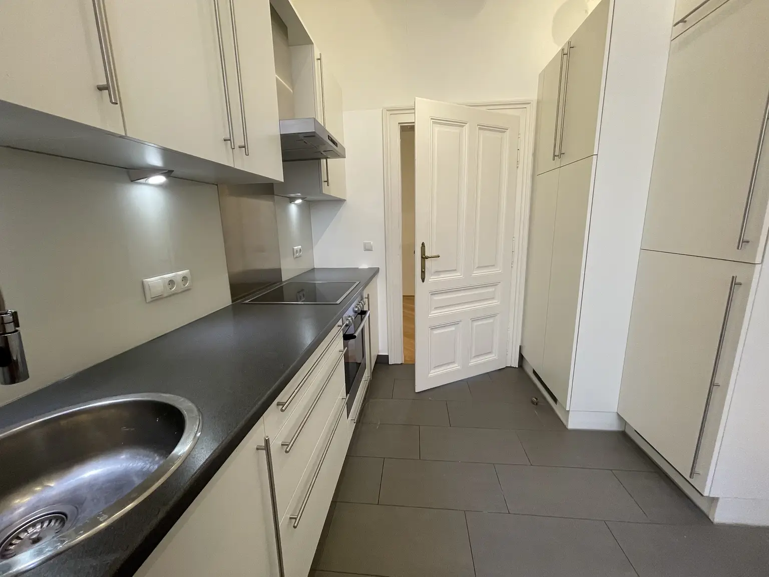 UNBEFRISTET: Traumhafte Altbauwohnung in prominenter Lage