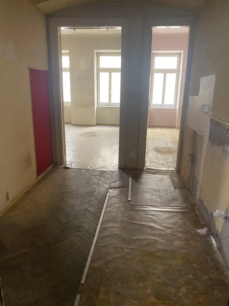 Renovierungsbedürftiges 2 Zimmer Altbauarpartment  in Toplage 1090 Wien !