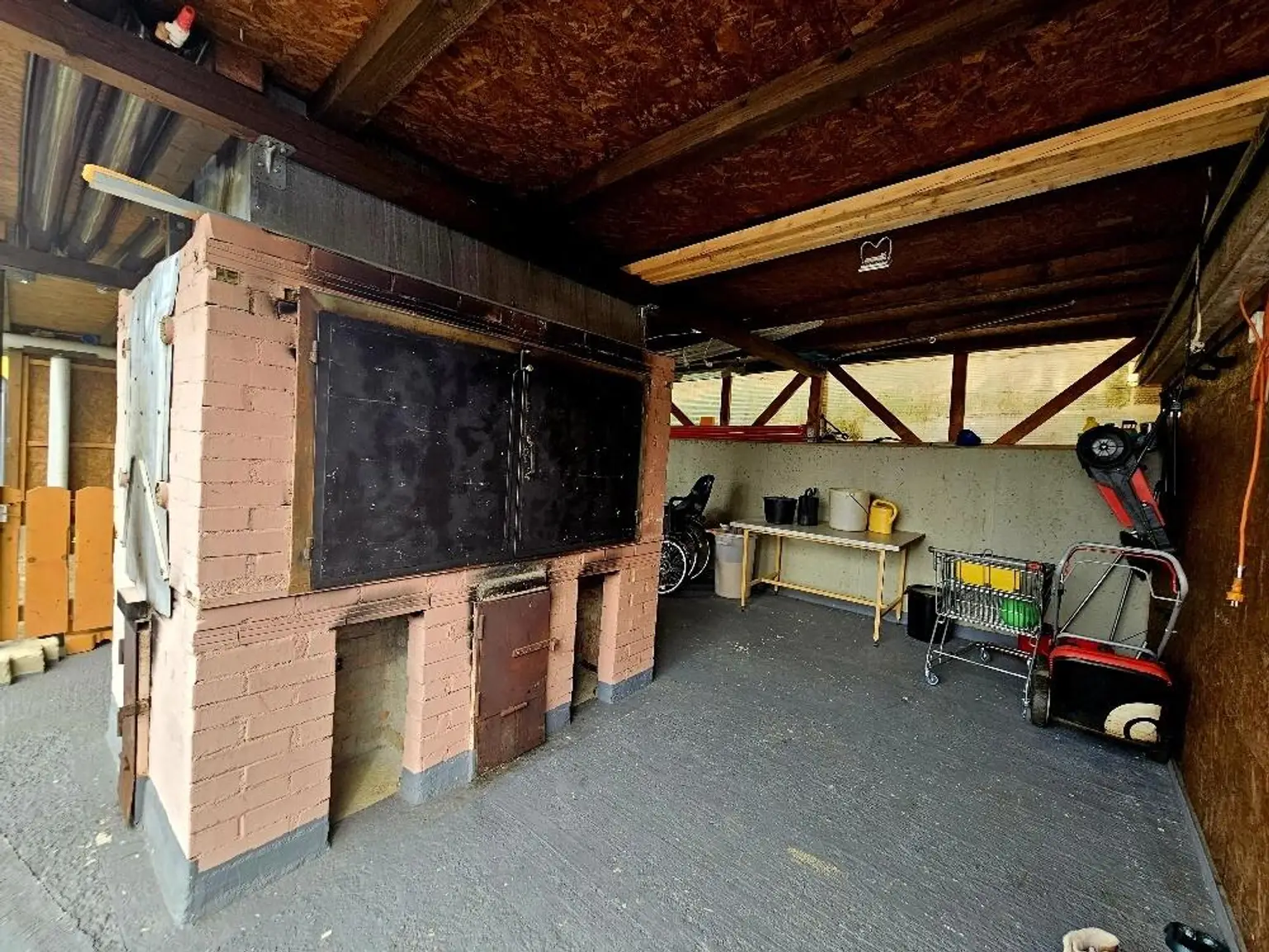 **Traumhaftes Mehrfamilienhaus im Grünen – Landleben pur!**