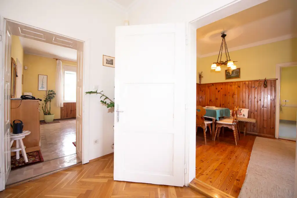 Ein Anwesen voller Möglichkeiten – großzügiges Haus mit Traumgrundstück