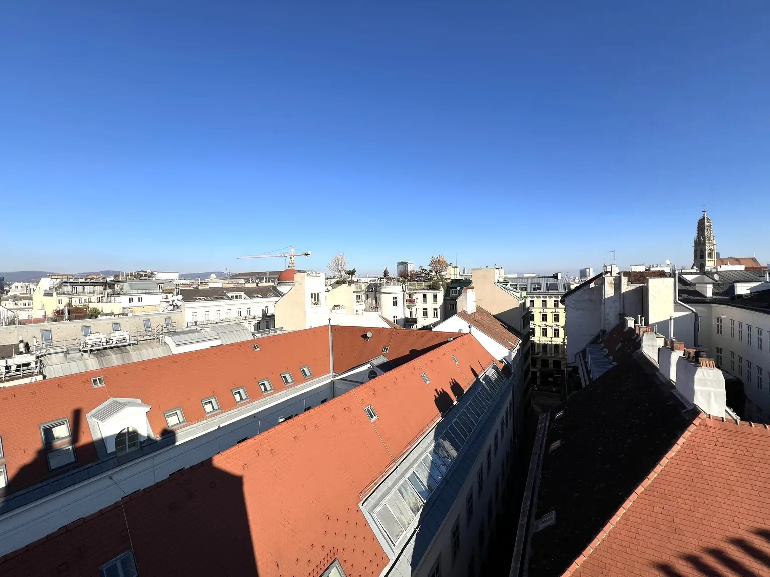 IN VORBEREITUNG: Moderne, klimatisierte 3-Zimmerwohnung mit Terrassen und Wintergarten im Wiener Zentrum