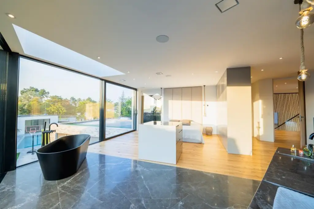 *** Laxenburg: Luxus neu gelebt - Wärmepumpe/Marmor/Photovoltaik/Garage/Poolhaus/Klima ***