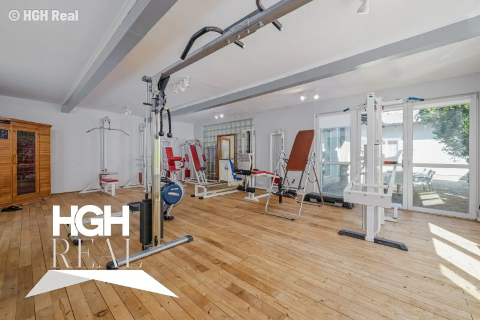 2405 Bad Deutsch-Altenburg Stilvoll wohnen - modernisiertes Einfamilienhaus im Bungalow-Stil inkl. Fitness- und Wellnessbereich