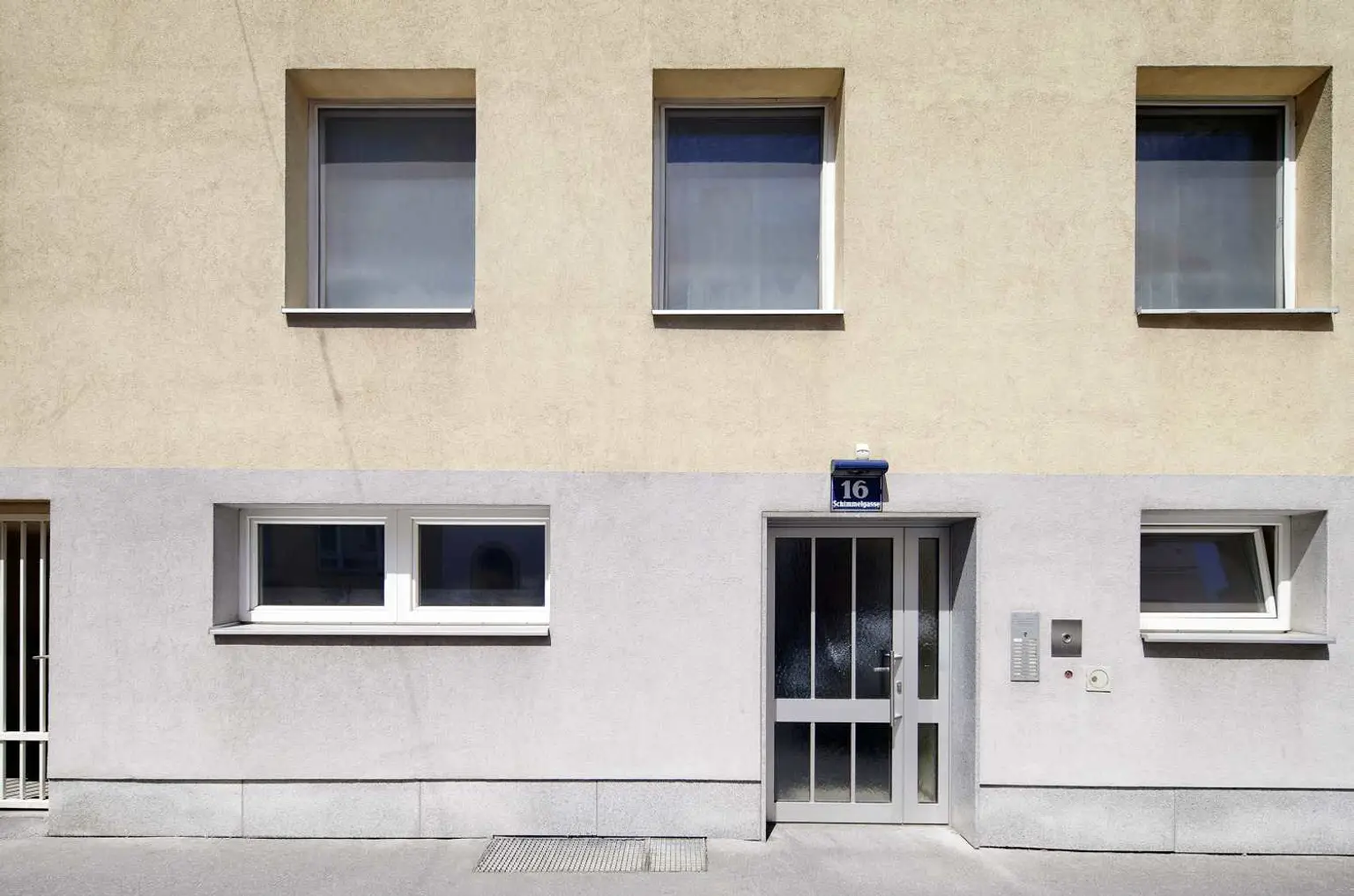 Überdachter Stellplatz im Innenhof – jetzt sichern!