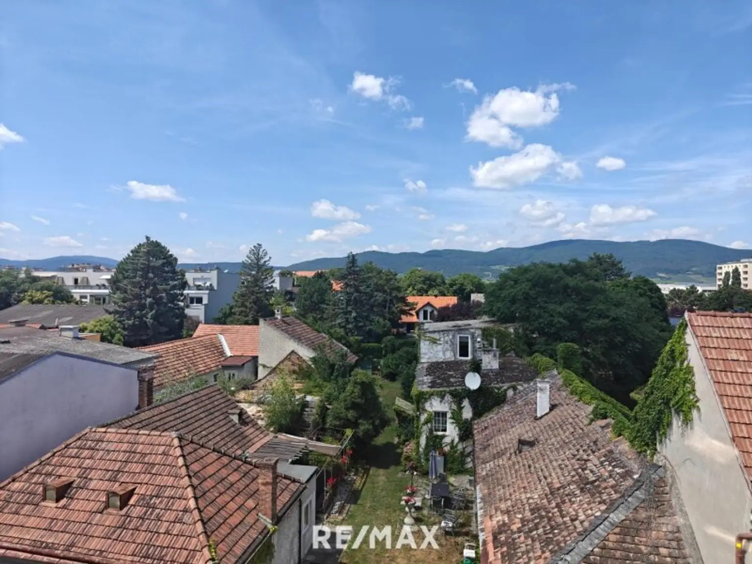 Open-Hause-Day / Samstag, 08.November 2025  von 10:00 bis 14:00 Uhr|Stilvolle 3-Zimmer-Dachgeschosswohnung mit großer Dachterrasse