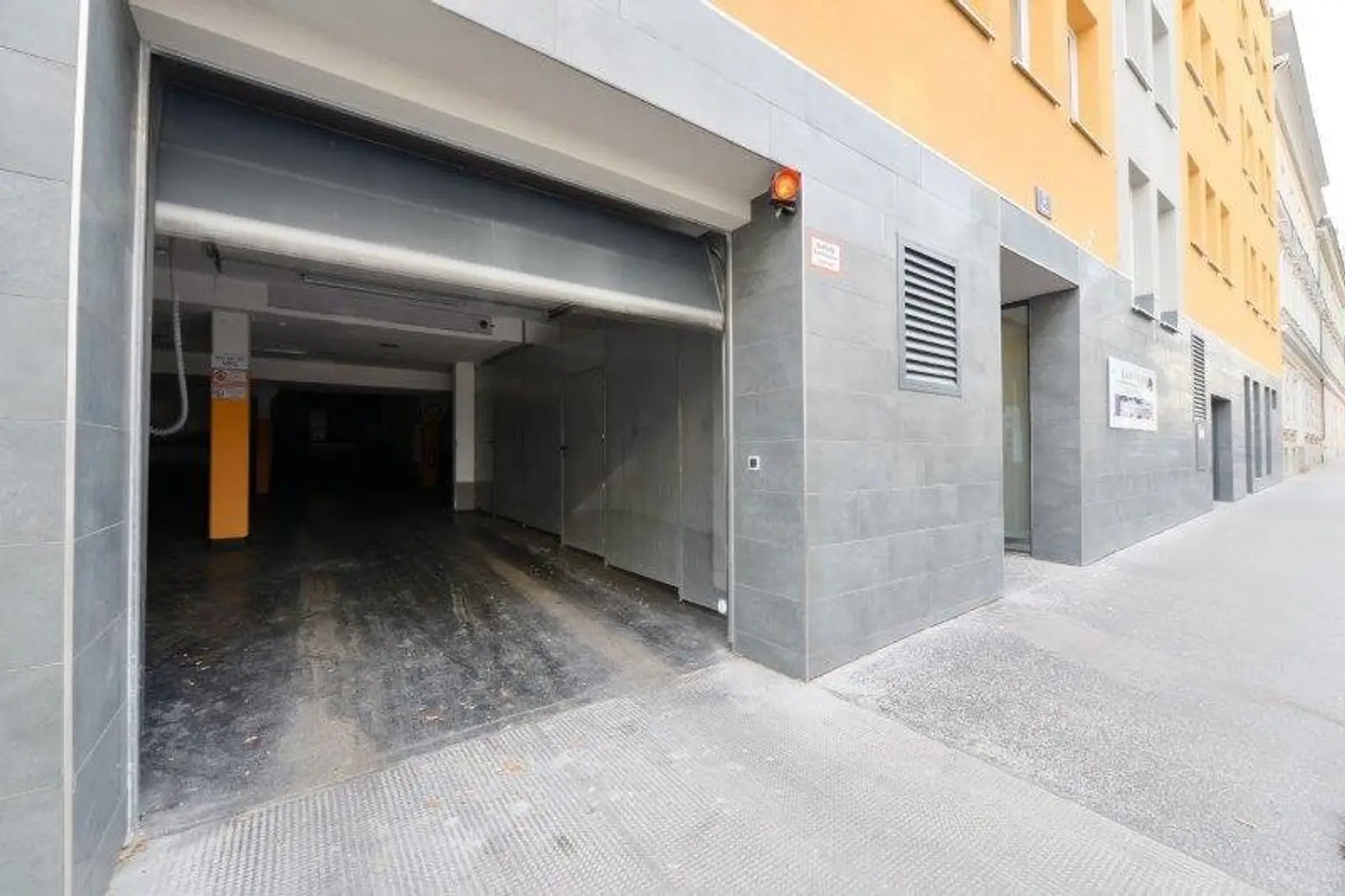 Neuwertige 2-Zimmer-Wohnung beim Westbahnhof - Balkon, Garage, U-Bahn