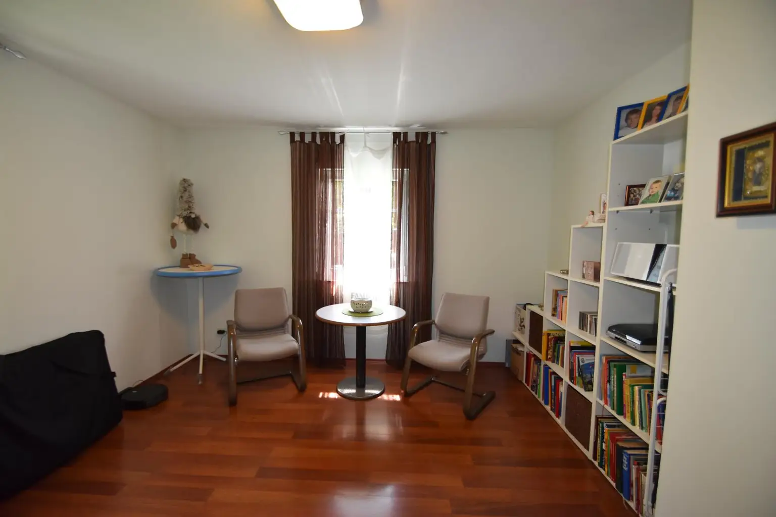 Schönes Wohnhaus (Baurechtsgrund) mit vielseitigem Garten!